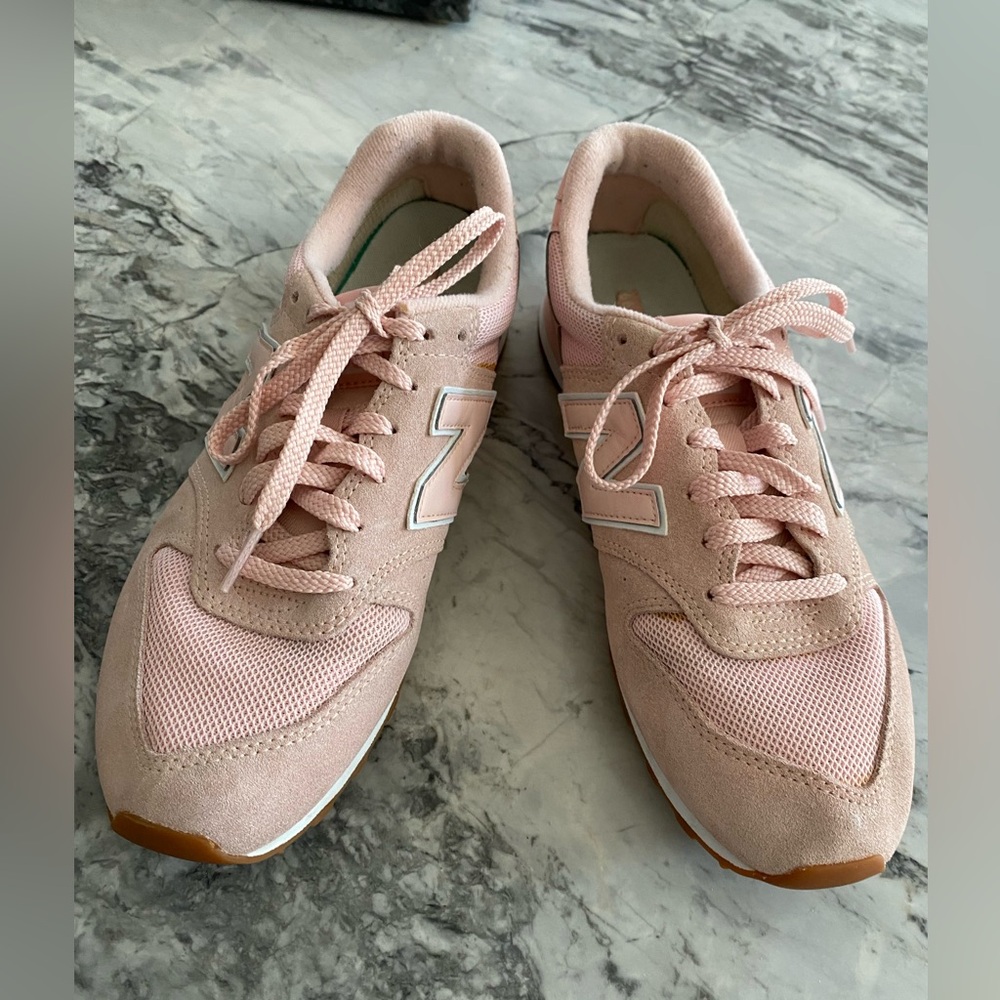 Women’s Pink Athletic New Balance 996 Sneakers - Sz 10